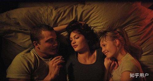 国产4p视频三男一女,三男一女生成的青春传奇